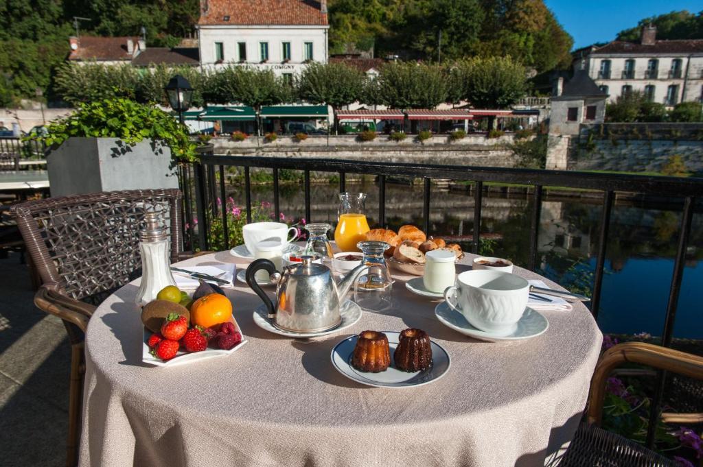 Hotel Restaurant Charbonnel Brantôme المظهر الخارجي الصورة